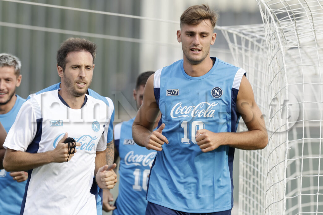 Lucca, fischi e dubbi: il Napoli valuta il futuro dell'attaccante