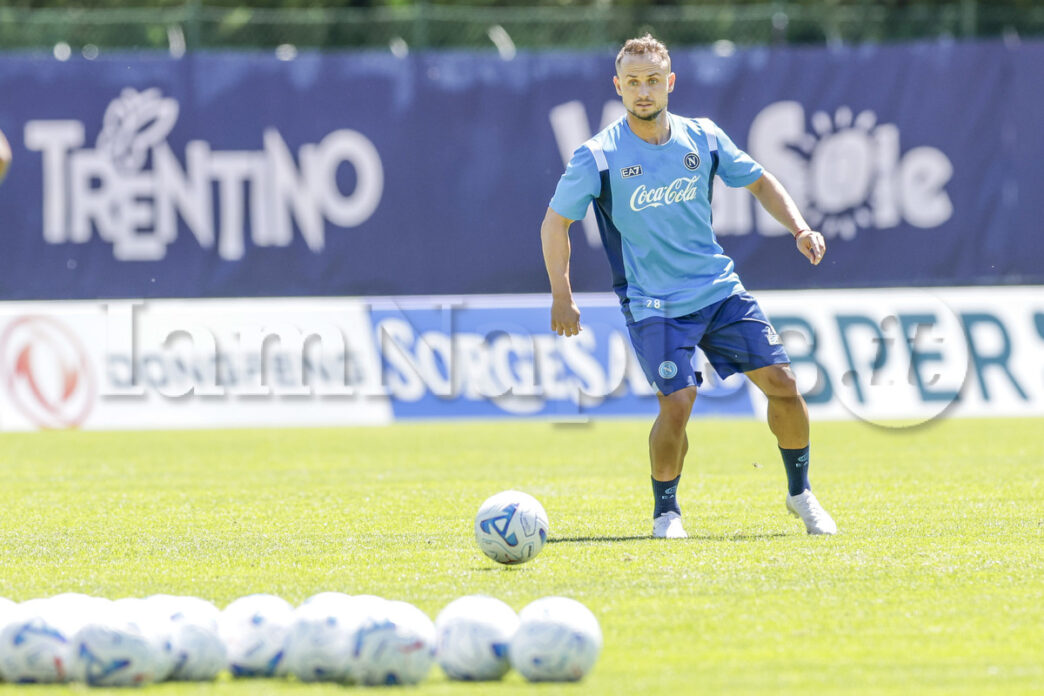 Lobotka dice no al Tottenham: rinnovo vicino con il Napoli