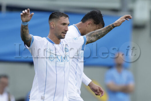 Napoli, vittoria in amichevole contro l'Osasuna: Politano e Lucca a segno