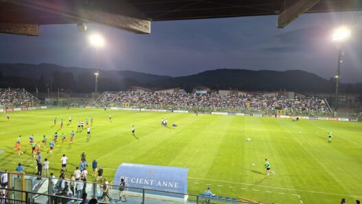 Napoli, goleada contro l'Aris Salonicco: finisce 6-2