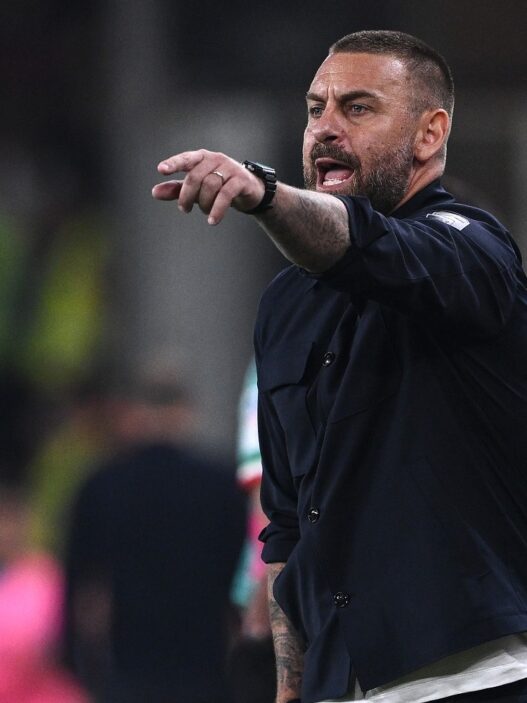 Genoa, De Rossi critico dopo il Napoli: "Un fallo evidente"