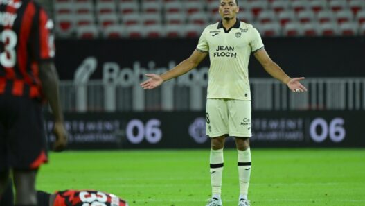 Napoli, sondaggio per Cadiou: Lorient chiede 9 milioni
