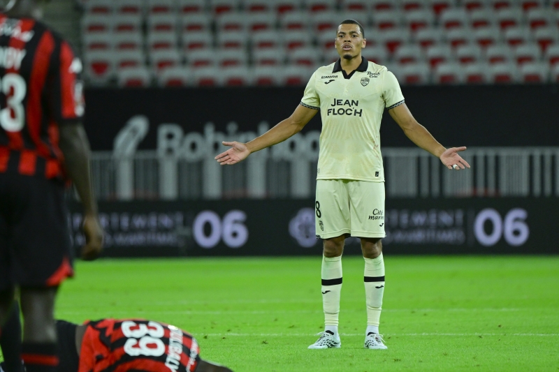 Napoli, sondaggio per Cadiou: Lorient chiede 9 milioni
