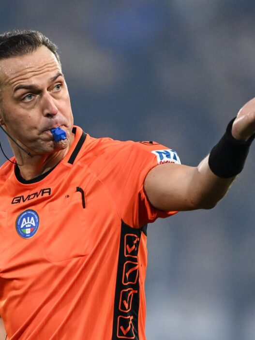 Designata la terna arbitrale per Napoli-Como