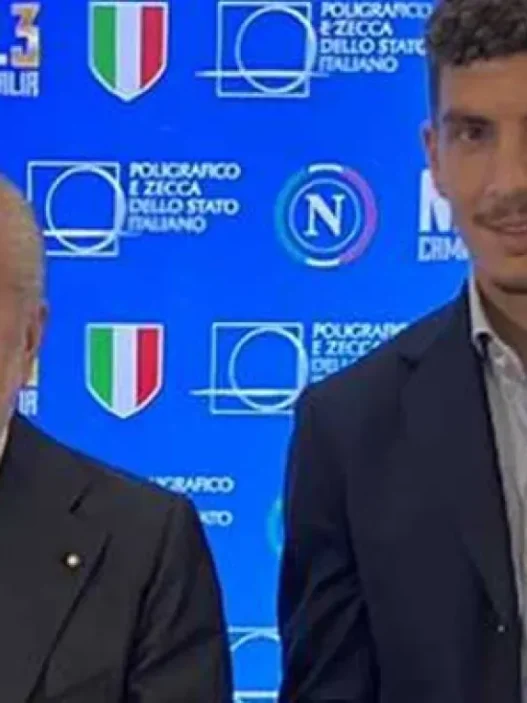 De Laurentiis: "Di Lorenzo, Napoli è casa tua, scegli tu"