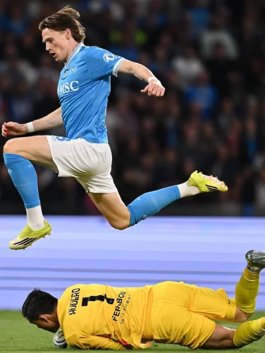 McTominay fuori col Como: Allegri svela il motivo delle vesciche