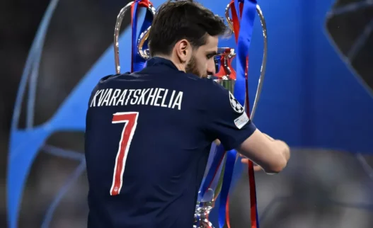 Supercoppa Europea: il PSG batte l'Aston Villa 2-1, Kvaratskhelia a segno