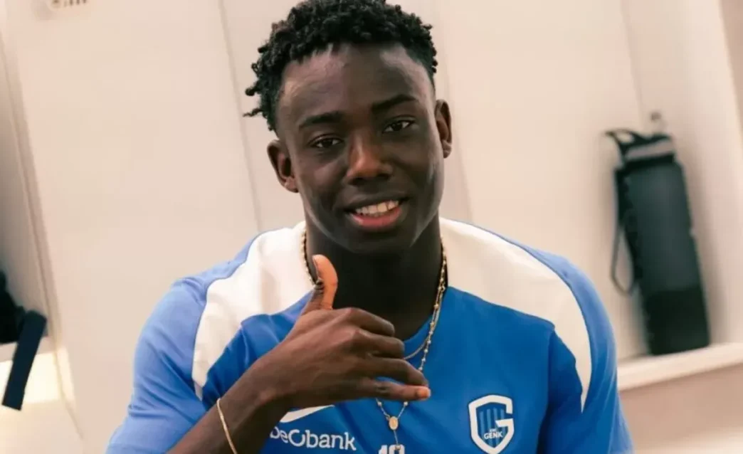 Napoli su Yaimar Medina: emissari osservano il difensore del Genk