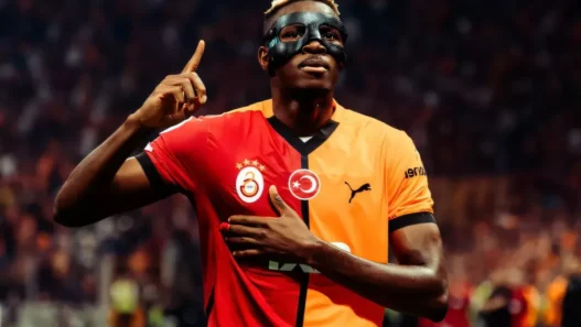 Arsenal su Osimhen: sondaggio col Galatasaray, De Laurentiis spera