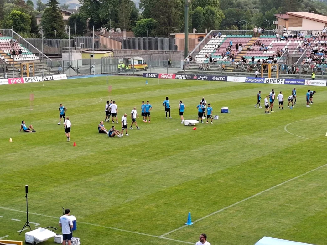 Napoli: allenamento intenso, giocatori stanchi al termine