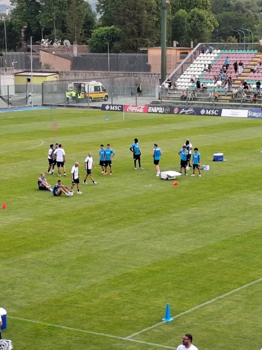 Napoli: allenamento intenso, giocatori stanchi al termine
