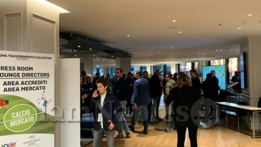 Calciomercato, ultimo giorno: trattative e movimenti in Serie A