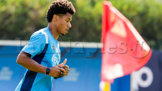 Napoli-Arsenal: David Neres verso la convocazione