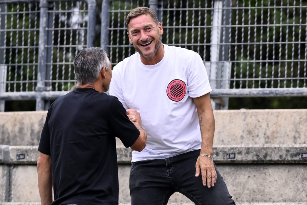 Totti: "Maradona è il calcio, non ci sono rivali"