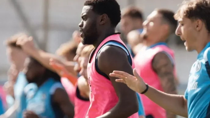 Badiashile, il gigante dal piede educato impressiona in allenamento
