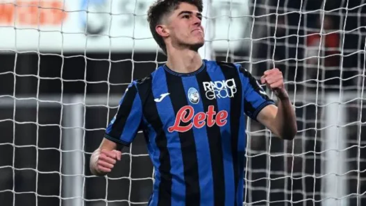 Napoli, clamoroso interesse per De Ketelaere: possibile scambio