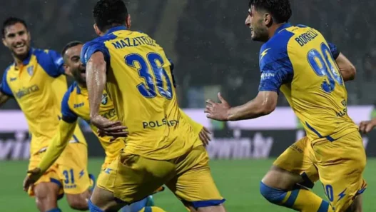 Serie A: Frosinone batte Venezia 3-2, Parma e Monza pareggiano
