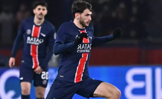 PSG, trattative per il rinnovo di Kvaratskhelia: più soldi e clausola speciale
