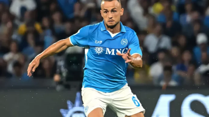 Napoli, sconfitta casalinga contro l'Arsenal: Lobotka positivo, Alisson in difficoltà