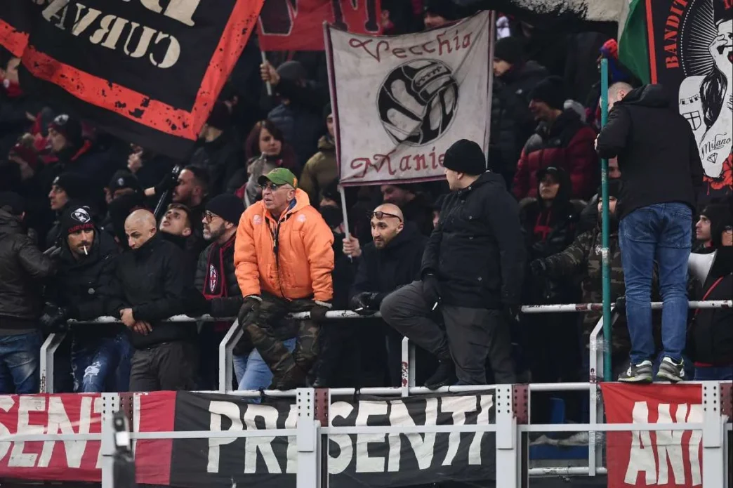 De Laurentiis contro gli ultras: "Radici mafiose, come l'Inter"