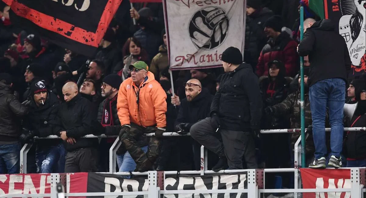 De Laurentiis contro gli ultras: "Radici mafiose, come l'Inter"