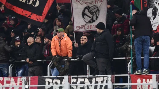 De Laurentiis contro gli ultras: "Radici mafiose, come l'Inter"