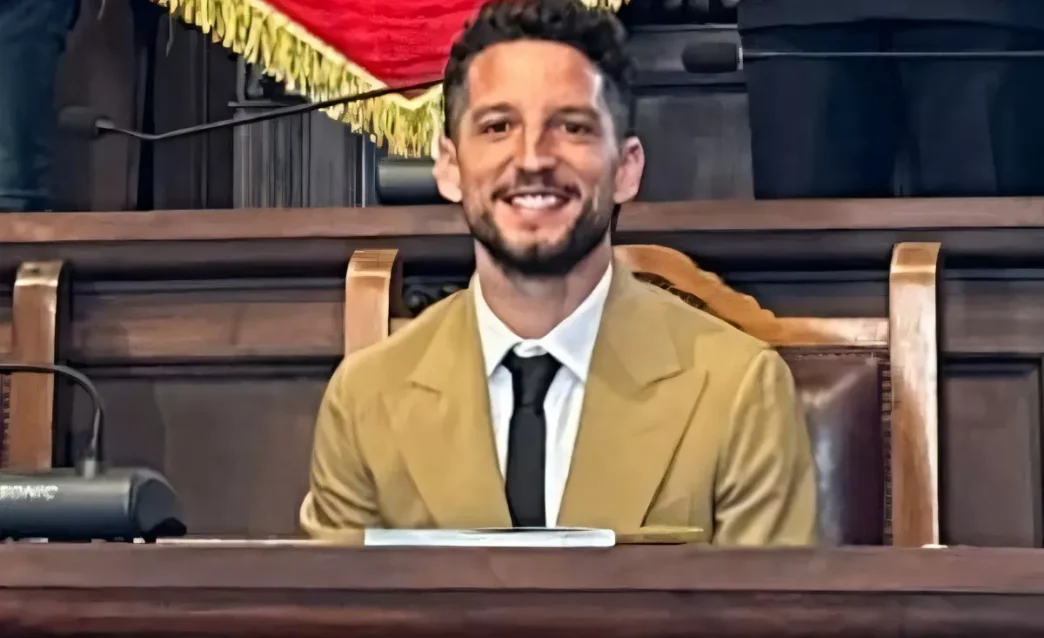 Napoli-Arsenal: Dries Mertens a bordocampo per la sfida di Champions