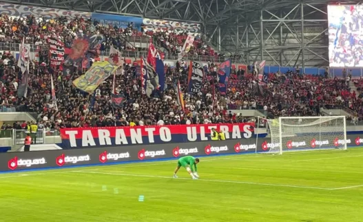Taranto da record: 13.000 tifosi per l'Eccellenza. "Vi aspettiamo", da Napoli