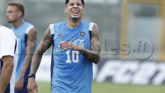 Napoli, infortunio per Olivera: lesione lieve all'inguine