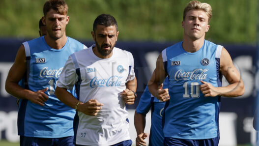Napoli, Allegri valuta staffetta Hojlund-Lucca per il tour de force
