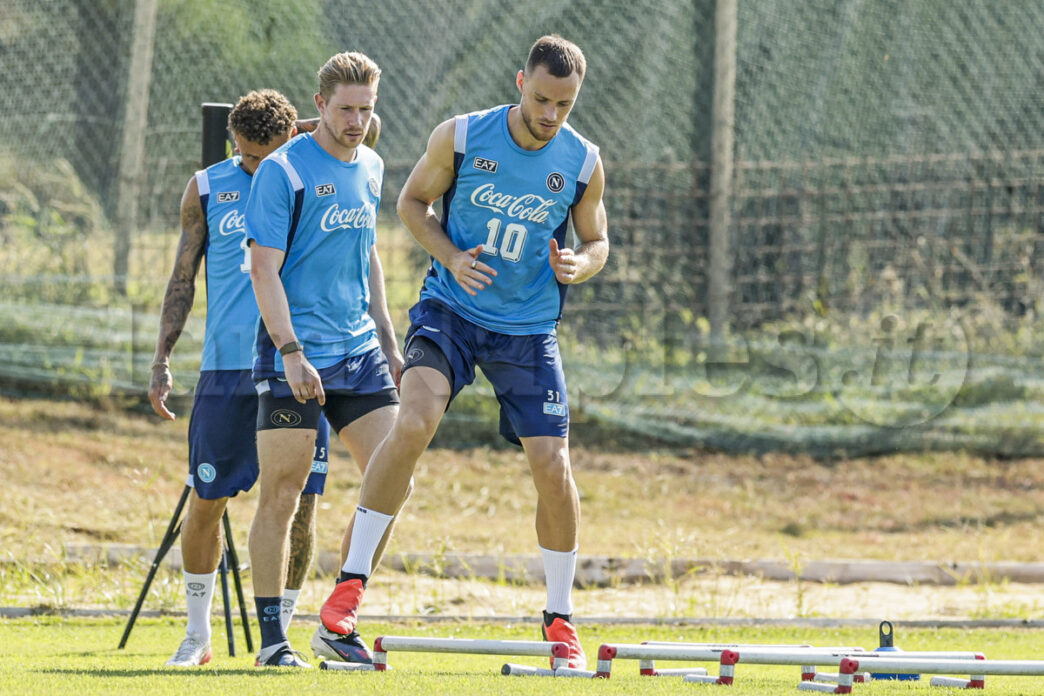 Napoli, allenamento mattutino in preparazione alla sfida con il Villarreal