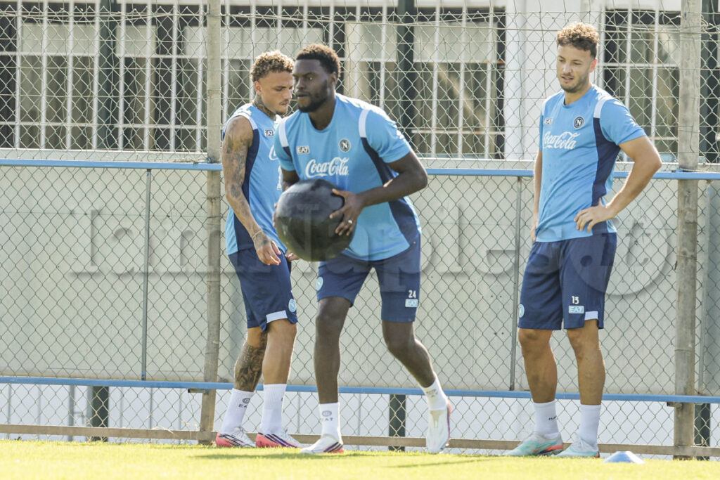 Napoli-Frosinone, possibile esordio per Badiashile al Maradona