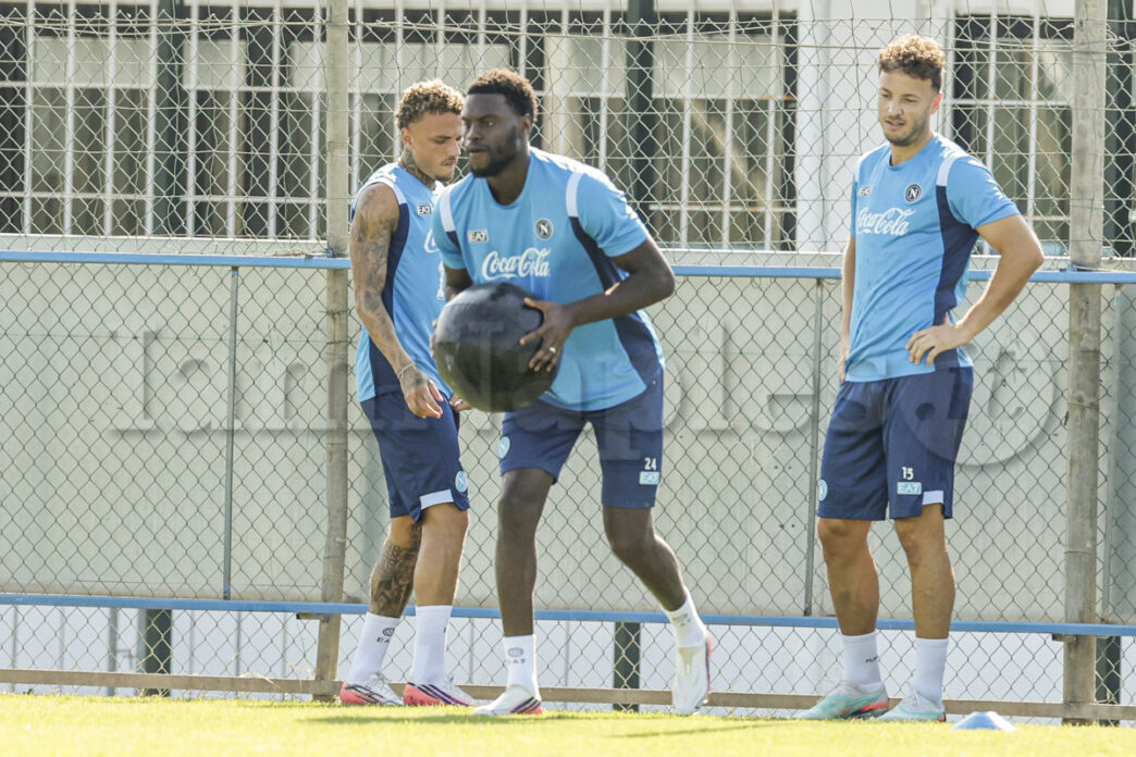 Napoli-Frosinone, possibile esordio per Badiashile al Maradona
