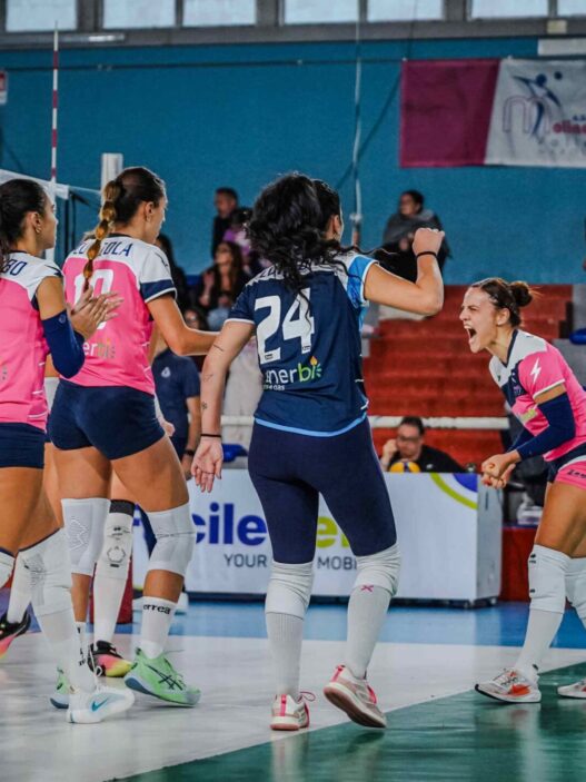 Volley Serie B2: FacileRent Molinari Napoli vince 3-0 all'esordio casalingo contro Trani