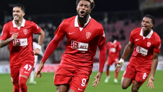 Napoli, interesse per Varela del Monza