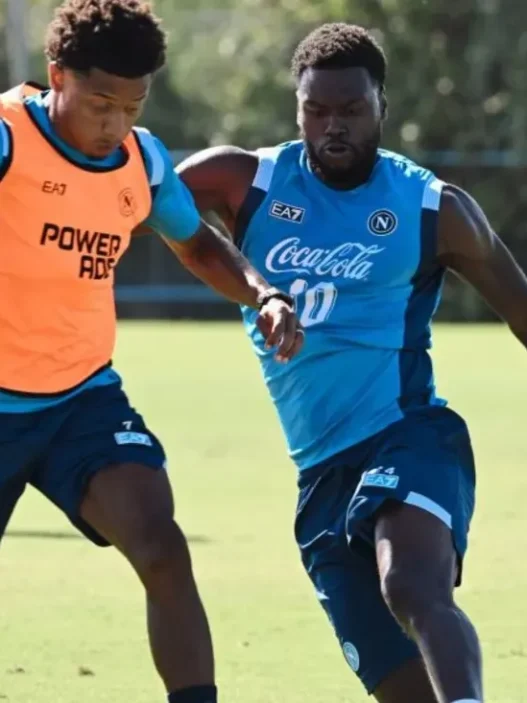 Neres, grinta da difensore in allenamento prima di Napoli-Frosinone