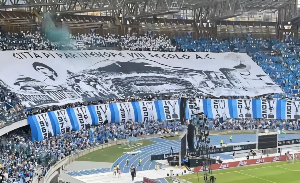 Napoli-Roma, l'appello della Curva B: "Tutti in azzurro allo stadio"