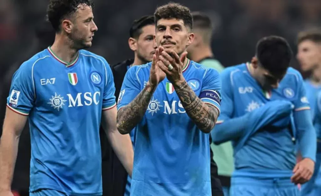 Napoli, sconfitta a Venezia: Di Lorenzo guida i compagni verso i tifosi