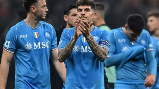 Napoli, sconfitta a Venezia: Di Lorenzo guida i compagni verso i tifosi