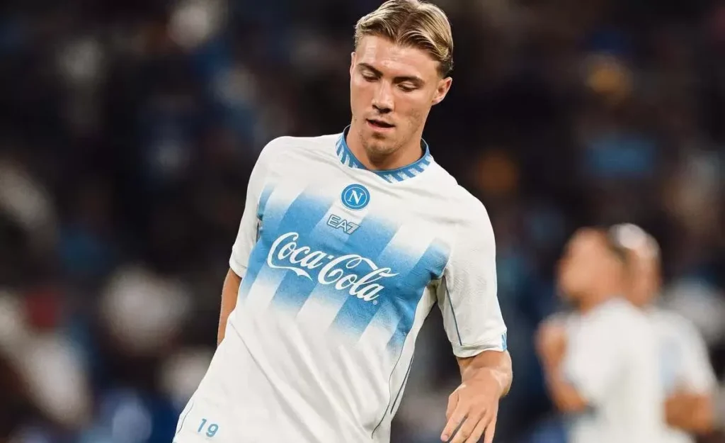 Hojlund, il Napoli lo blinda: clausola da 85 milioni