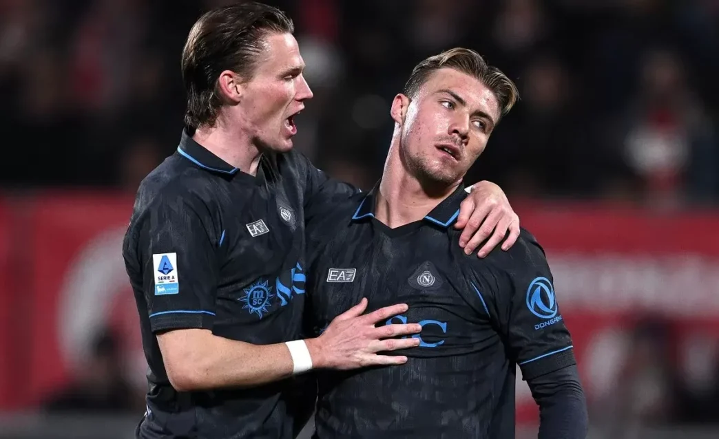 Napoli, vittoria e ironia dei tifosi: "Abbiamo trovato il nuovo allenatore"