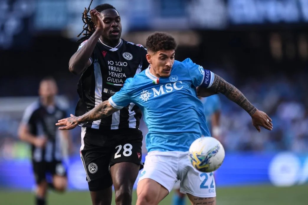 Mercato Napoli: a gennaio centrocampista e attaccante, per l'estate Solet