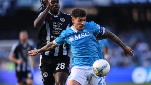 Mercato Napoli: a gennaio centrocampista e attaccante, per l'estate Solet