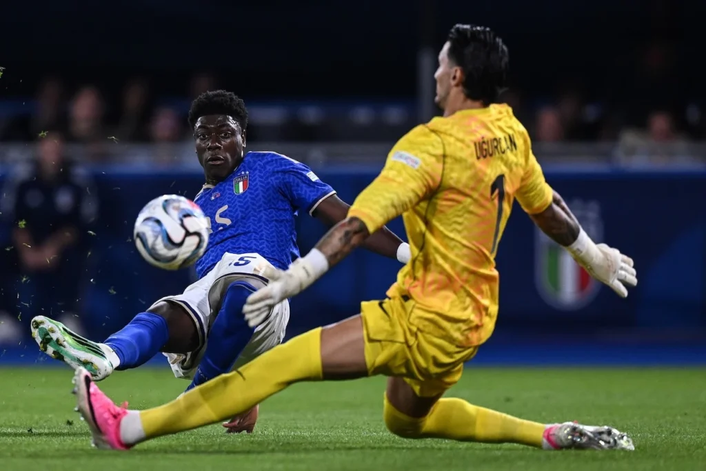 Napoli, il rimpianto Doumbia: Sporting blinda il centrocampista