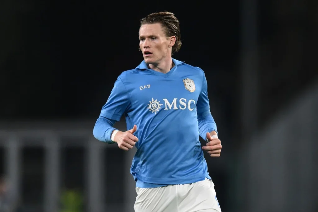 Ten Hag: "Non volevo cedere McTominay, ma lo hanno dato al Napoli"