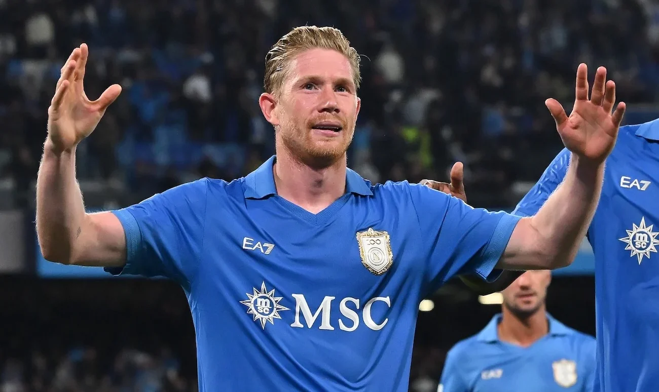 De Bruyne ispira, McTominay e Giovane firmano il successo