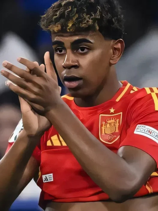 Pallone d'Oro: Yamal supera Kane, Kvaratskhelia e Mbappé lontani