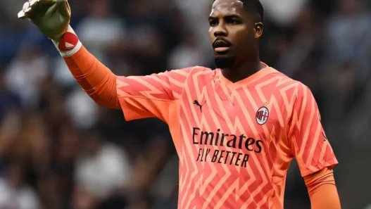 Maignan espulso: rosso diretto e rigore al Bournemouth. Milan in 10
