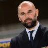 Roberto Stellone vicino alla panchina della Casertana
